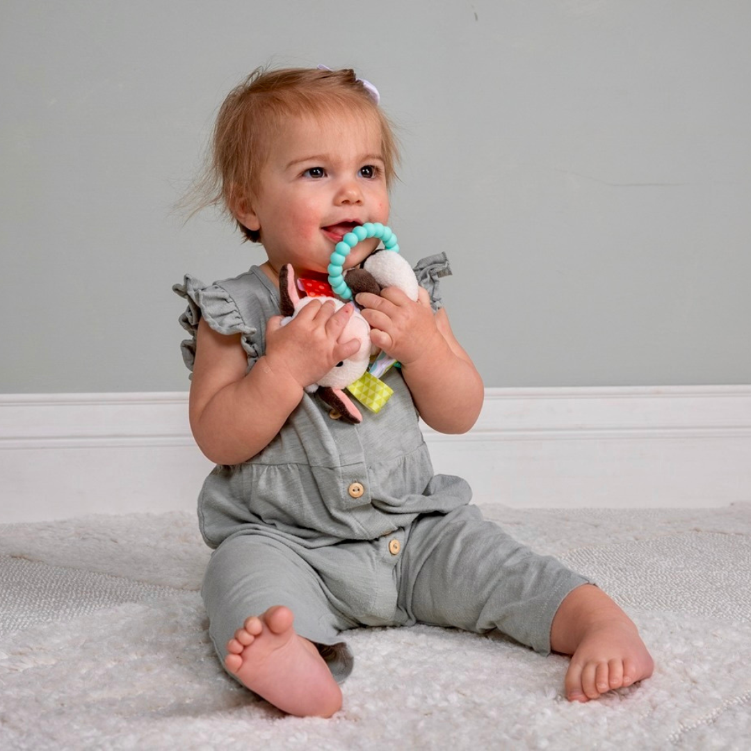 Mordedor Sonajero de Estimulación Sensorial Buttercup Cow