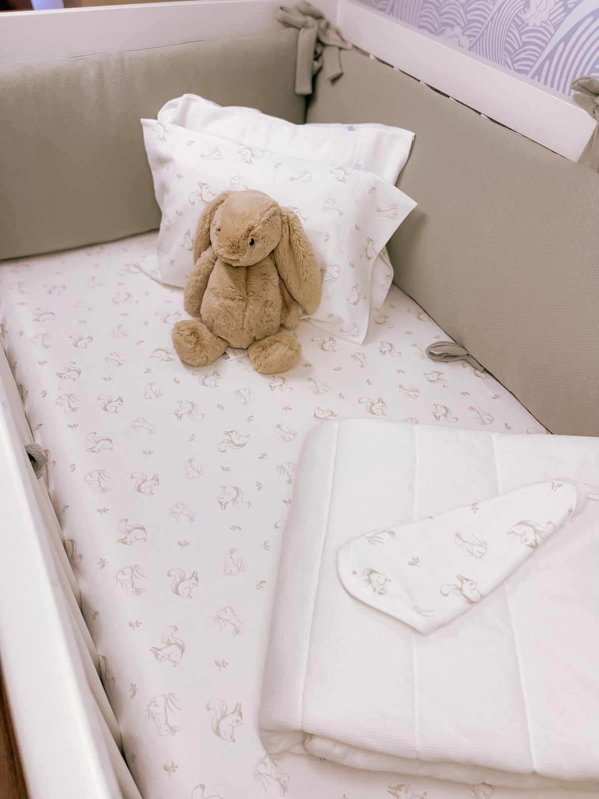 Sábana Bajera Estampada Cuna Ardilla y Conejito