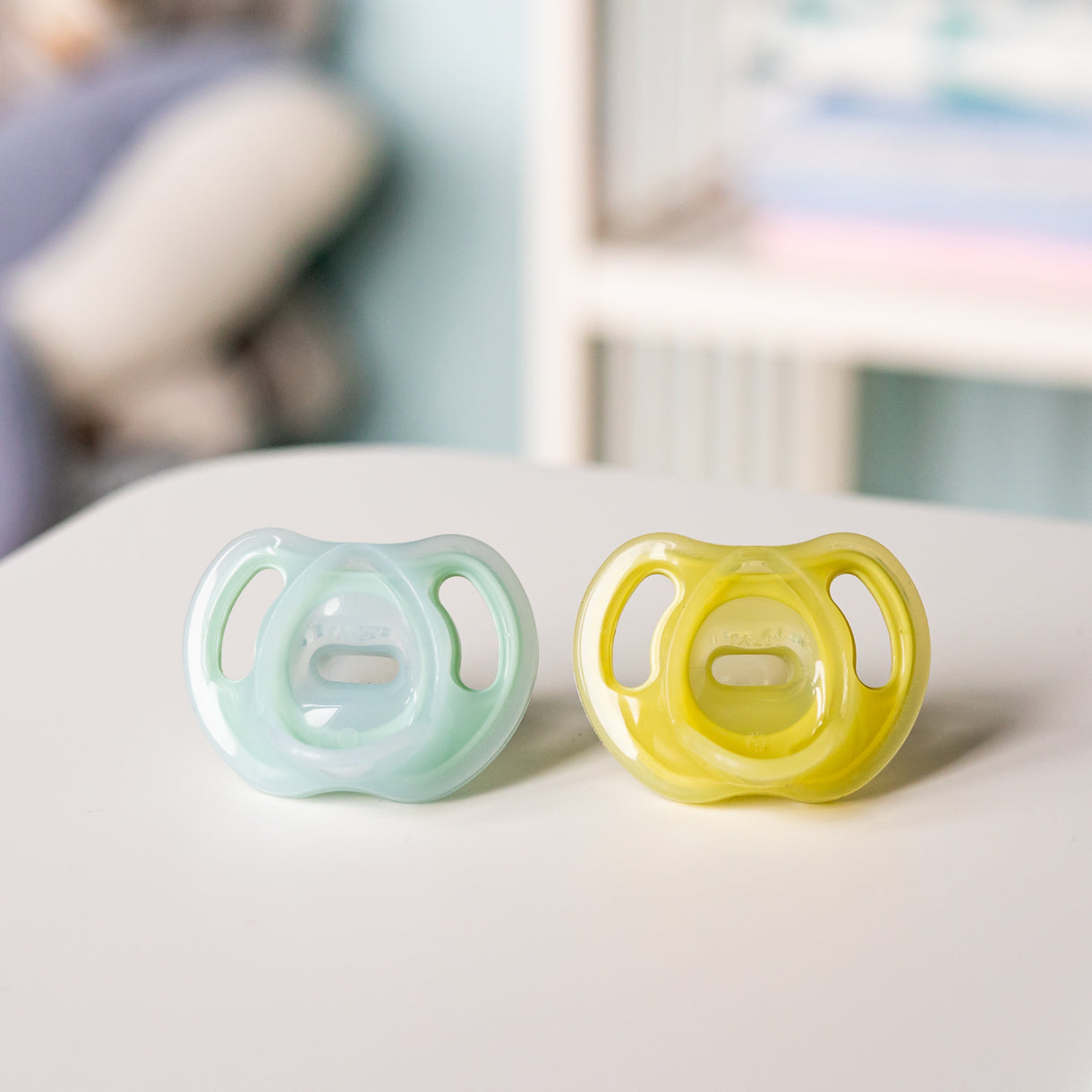Chupones Ultra Light Verde/Amarillo 2 unidades 6-18M