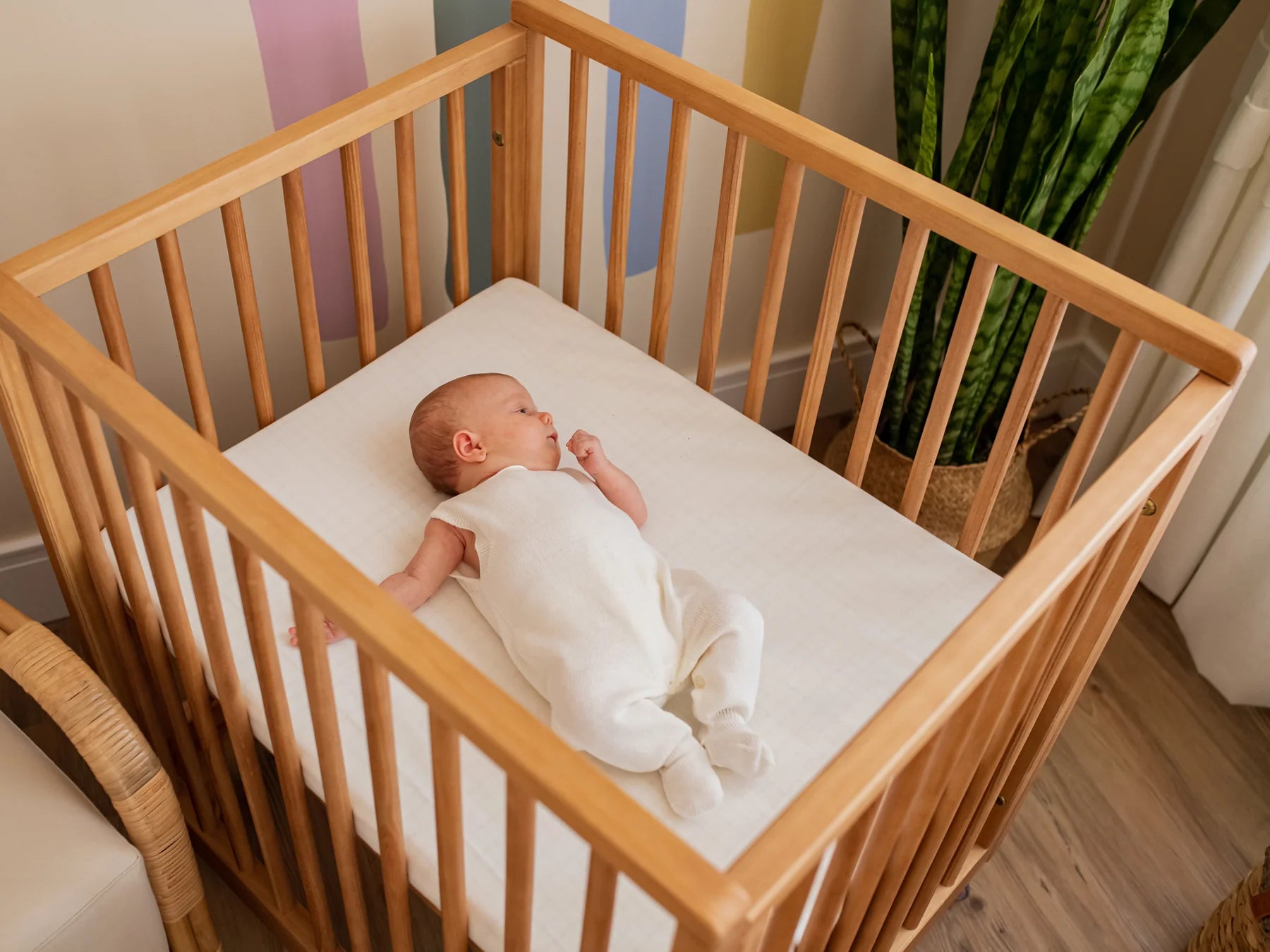 SOFT Perú - ¡Cuna Evolutiva Soft! Esta cuna es un lindo mueble evolutivo 4  en 1, acompaña al bebé 👶🏻 desde el Moisés, luego se convierte en cuna,  luego en mini cama