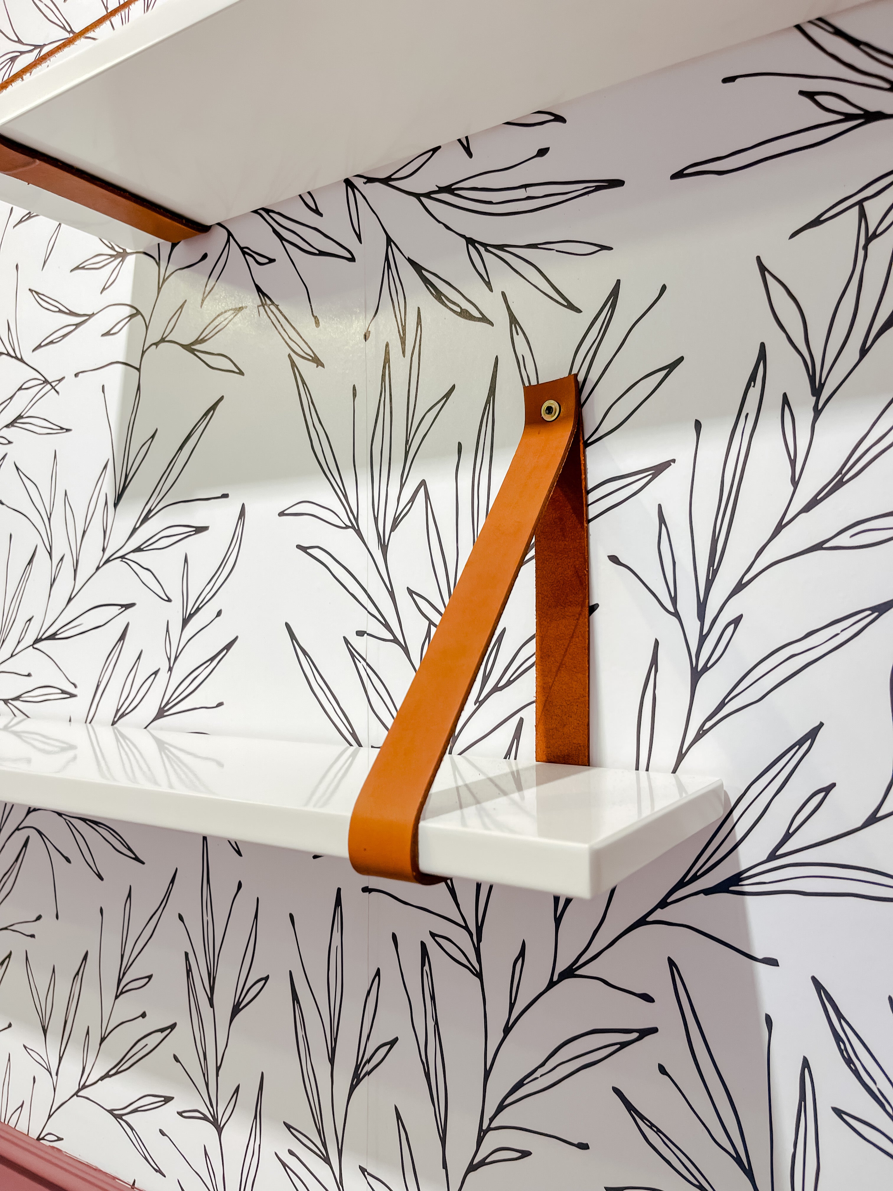 Repisa Blanca/Cuerina